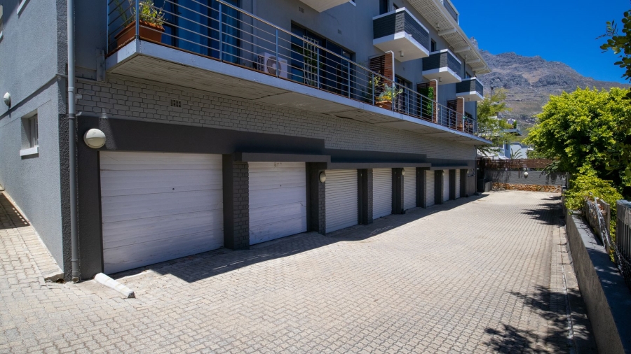 2 Bedroom Property for Sale in Vredehoek Western Cape